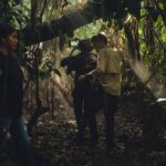 Cobras, golpes e mais abraços: fazer a foto de horror de sobrevivência ‘Titan’ na Colômbia